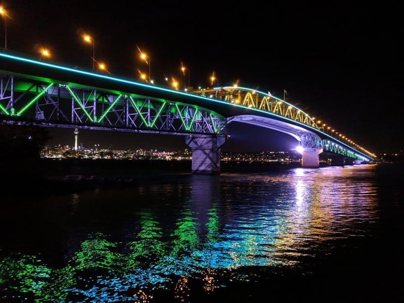 Vector lights on Auckland Harbour Bridge