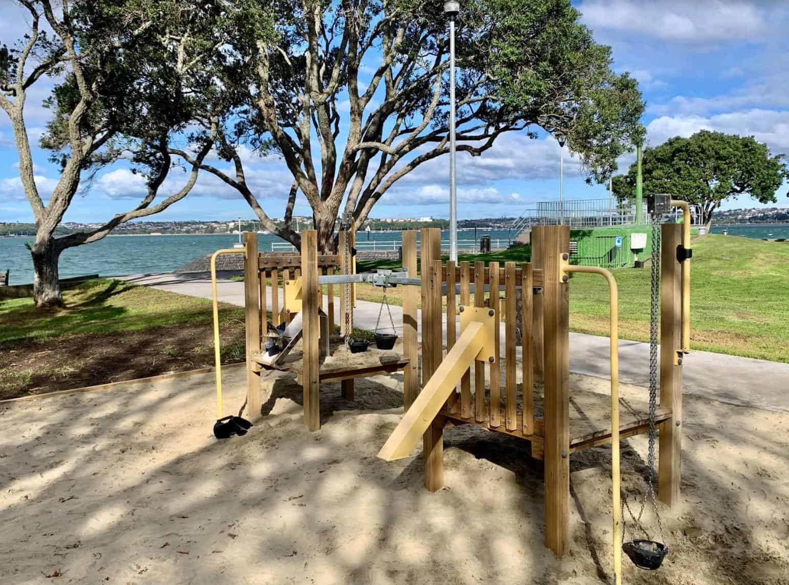 Devonport playground waterplay