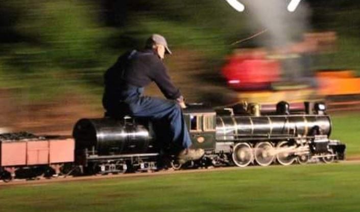 Night Trains Manukau Steamers