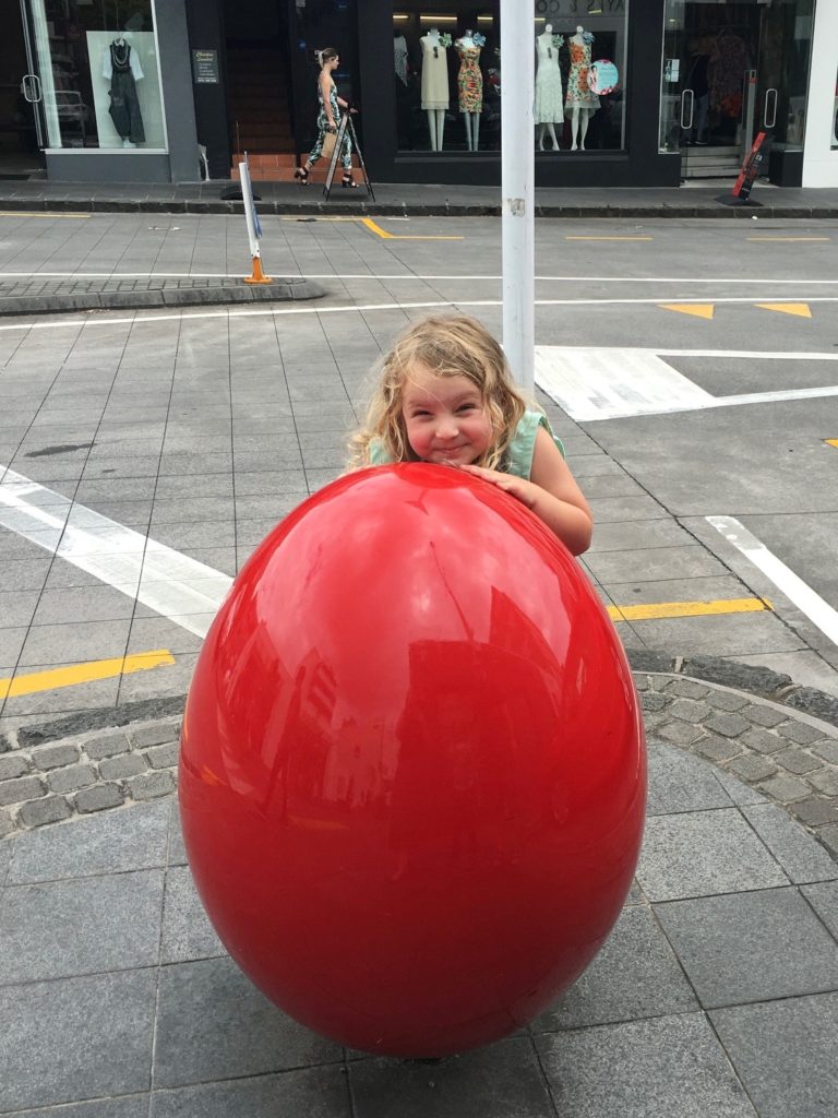 Knocknock sculpture in New Market, Photo Auckland for Kids